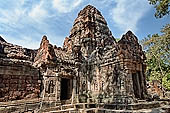 Ta Som temple - gopura of the first enclosure